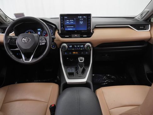 Used 2022 Toyota RAV4 XLE Premium image 25