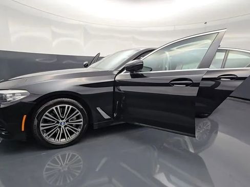 Used 2019 BMW 530i xDrive AWD/4WD image 24