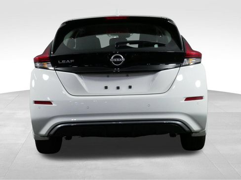 Used 2025 Nissan Leaf S FWD image 9