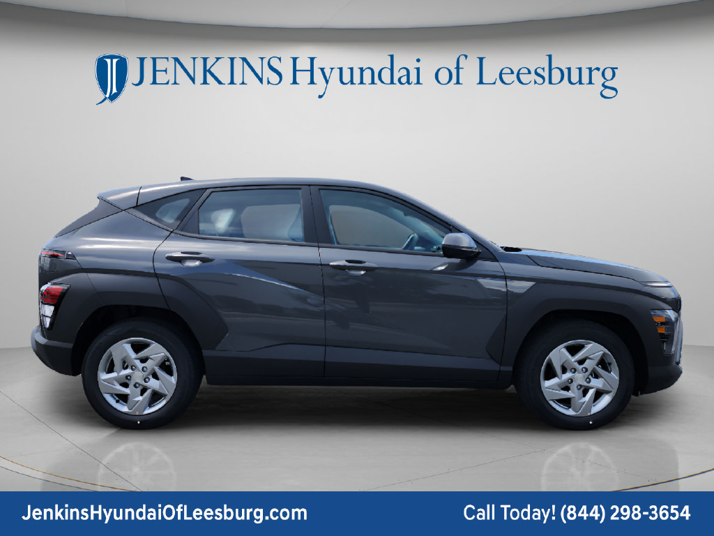 New 2027 Hyundai Kona SE FWD image 3