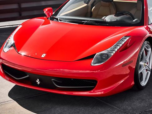 Used 2012 Ferrari 458 Spider RWD image 7