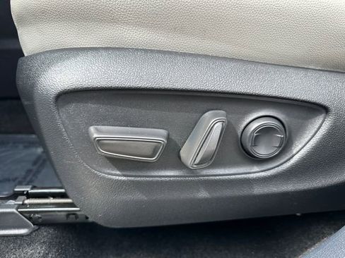 Used 2025 Toyota Grand Highlander AWD image 36