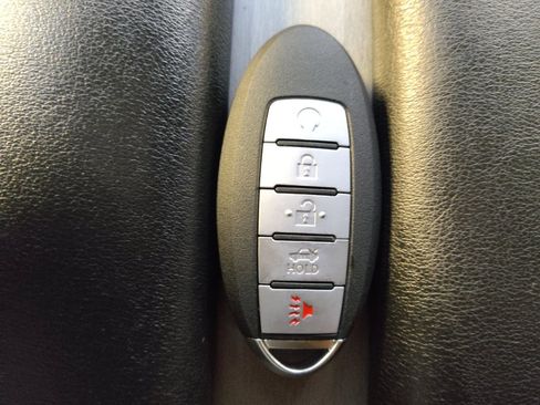 Used 2023 Nissan Murano SV FWD image 32