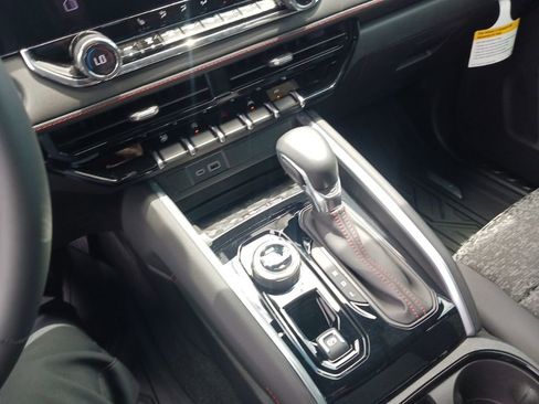 New 2025 Chevrolet Colorado Z71 w/ Technology Package image 25