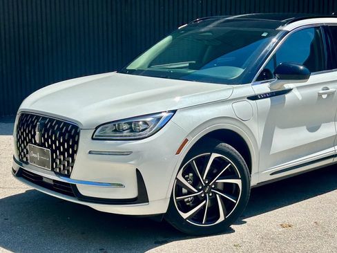 New 2025 Lincoln Corsair Grand Touring AWD/4WD image 2
