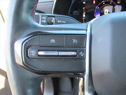 Used 2023 Chevrolet Colorado Z71 w/ Z71 Convenience Package 2 image 24