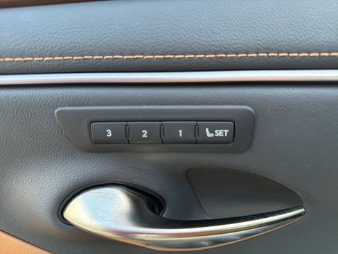 Used 2023 Lexus ES 350 w/ Premium Package image 18