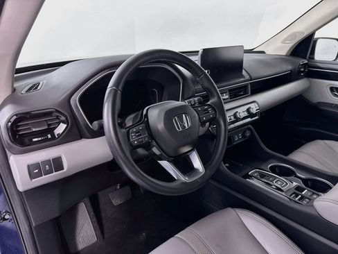 Certified 2023 Honda Pilot Touring image 9