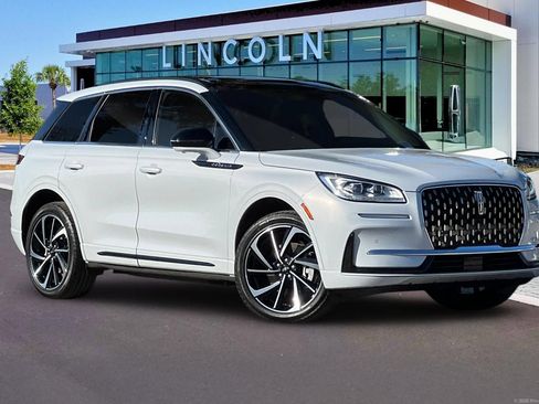 Certified 2025 Lincoln Corsair Grand Touring w/ Equipment Group 301A AWD/4WD image 2