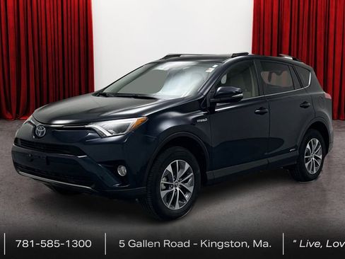 Used 2018 Toyota RAV4 XLE image 1