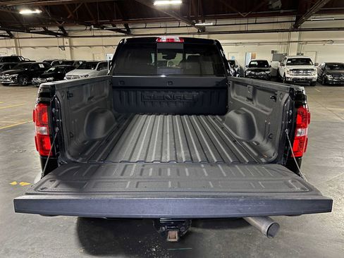 Used 2017 GMC Sierra 2500 Denali w/ Duramax Plus Package AWD/4WD image 18