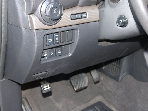 Used 2024 Nissan Titan PRO-4X w/ Pro-4x Convenience Package image 25