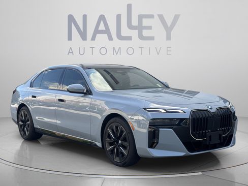 Used 2025 BMW 760i xDrive w/ Premium Package AWD/4WD image 5