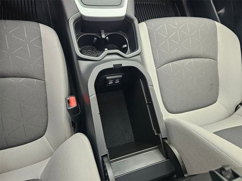 Used 2025 Toyota RAV4 XLE image 30