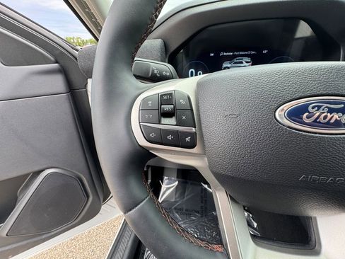 Used 2025 Ford Explorer Active w/ Active Comfort Package AWD/4WD image 22