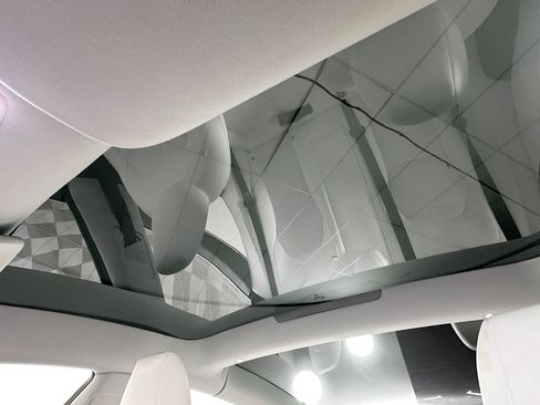 Used 2025 Tesla Model 3 Long Range image 25