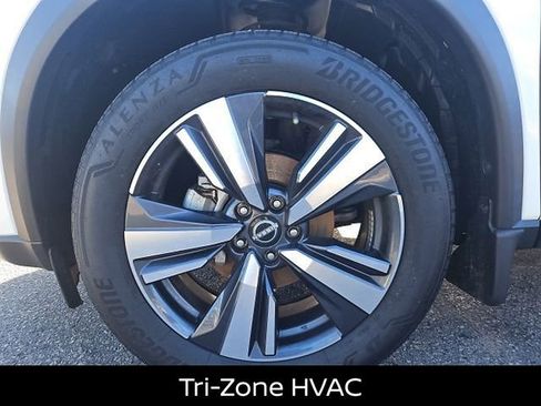 Certified 2023 Nissan Rogue SL w/ SL Premium Package image 3