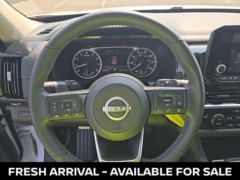 Used 2025 Nissan Pathfinder SV FWD image 9