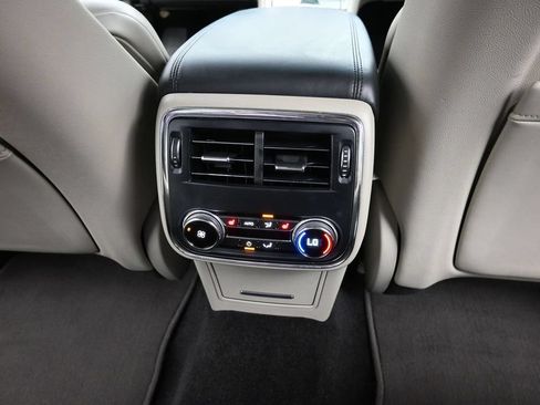 Used 2017 Lincoln Continental Reserve w/ Technology Package FWD image 24