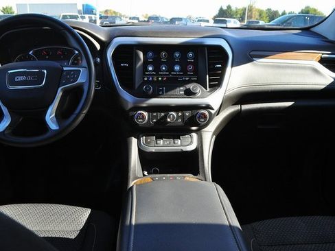 Used 2023 GMC Acadia SLE w/ Driver Convenience Package image 16