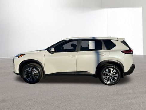 Used 2022 Nissan Rogue SV image 5