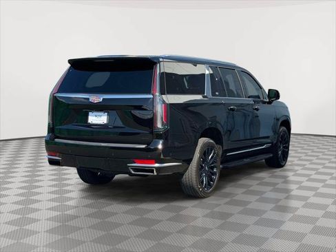 Used 2024 Cadillac Escalade ESV Premium Luxury AWD/4WD image 7