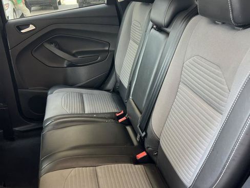 Used 2017 Ford Escape SE w/ SE Sport Appearance Package FWD image 5