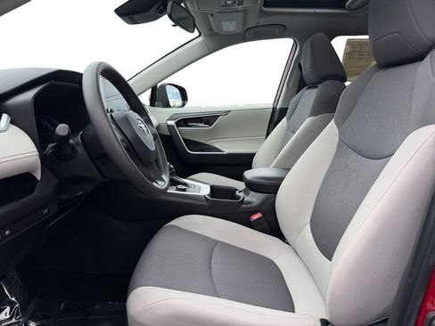 Certified 2025 Toyota RAV4 XLE w/ Convenience Package image 10