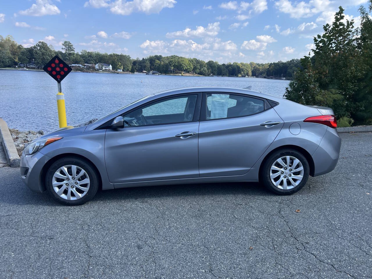 Used 2013 Hyundai Elantra GLS FWD image 4