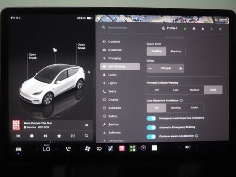 Used 2023 Tesla Model Y Long Range AWD/4WD image 29
