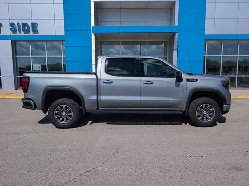 Used 2024 GMC Sierra 1500 AT4 w/ AT4 Premium Package AWD/4WD image 1