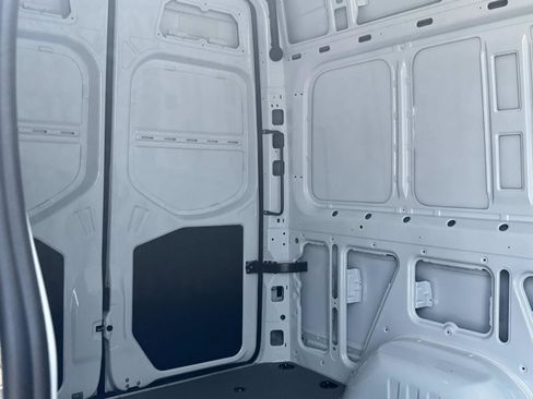 Used 2025 Mercedes-Benz Sprinter 2500 image 6