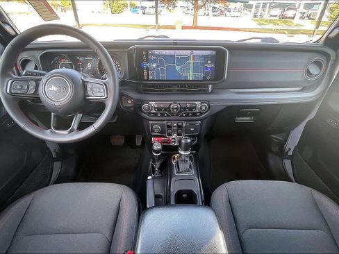 Used 2024 Jeep Wrangler Unlimited Rubicon w/ Technology Group image 13