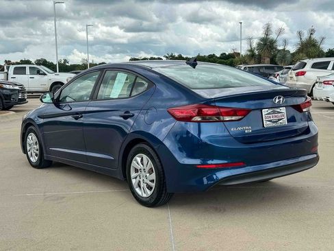 Used 2017 Hyundai Elantra SE FWD image 5