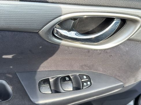 Used 2014 Nissan Sentra SR w/ SR Driver Package FWD image 7