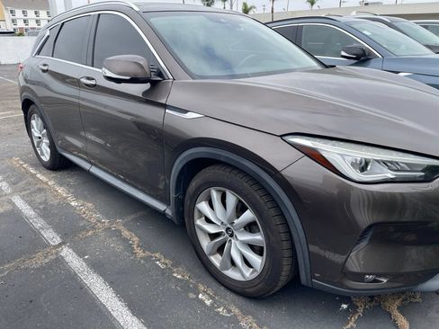 Used 2019 INFINITI QX50 Essential w/ Premium Heat Package AWD/4WD image 5