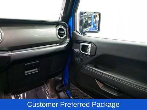 Used 2023 Jeep Wrangler Unlimited Sahara AWD/4WD image 10
