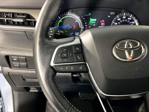 Used 2020 Toyota Highlander XLE image 24