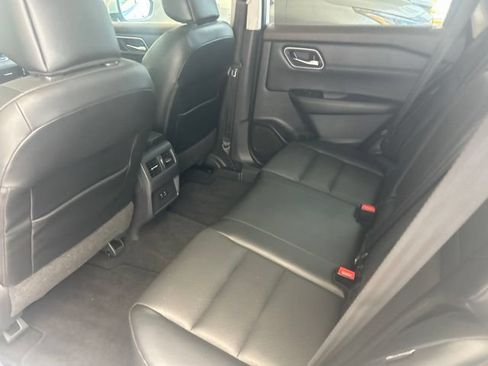Used 2021 Nissan Rogue SV w/ Premium Package FWD image 18