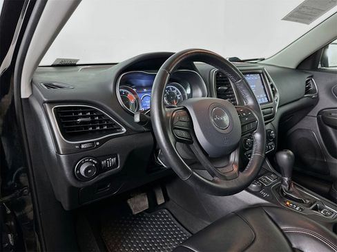 Used 2020 Jeep Cherokee Trailhawk w/ Cold Weather Group image 9