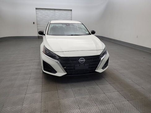 Used 2024 Nissan Altima 2.5 S FWD image 14