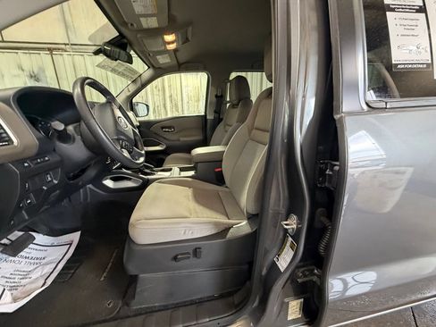 Used 2023 Nissan Frontier SV w/ SV Convenience Package AWD/4WD image 11