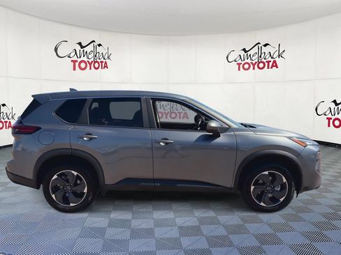Used 2025 Nissan Rogue SV FWD image 4