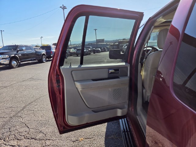 Used 2017 Ford Expedition EL Limited RWD image 16
