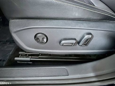 Used 2023 Volkswagen Jetta SE FWD image 13