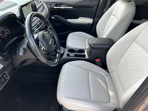 Used 2022 Kia Seltos SX w/ Sunroof Package AWD/4WD image 17