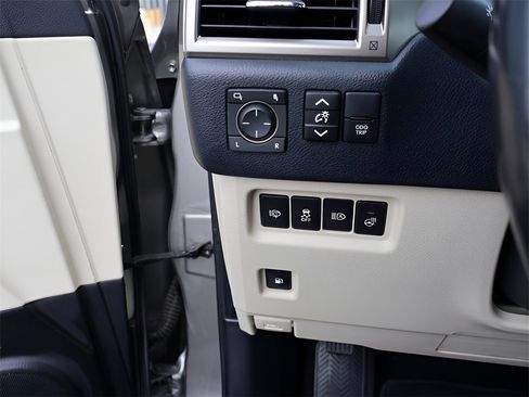 Used 2021 Lexus GX 460 Premium w/ Accessory Package image 36