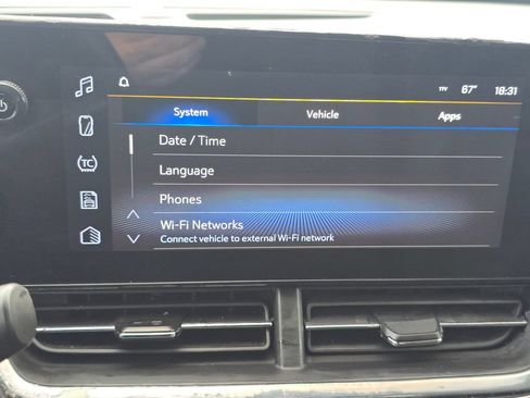 Used 2025 Chevrolet Trax RS w/ Sunroof Package FWD image 27