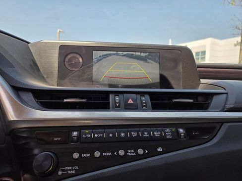 Used 2020 Lexus ES 350 w/ Premium Package FWD image 13