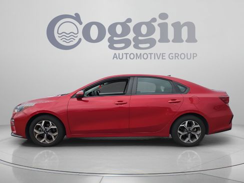 Used 2019 Kia Forte LXS FWD image 2